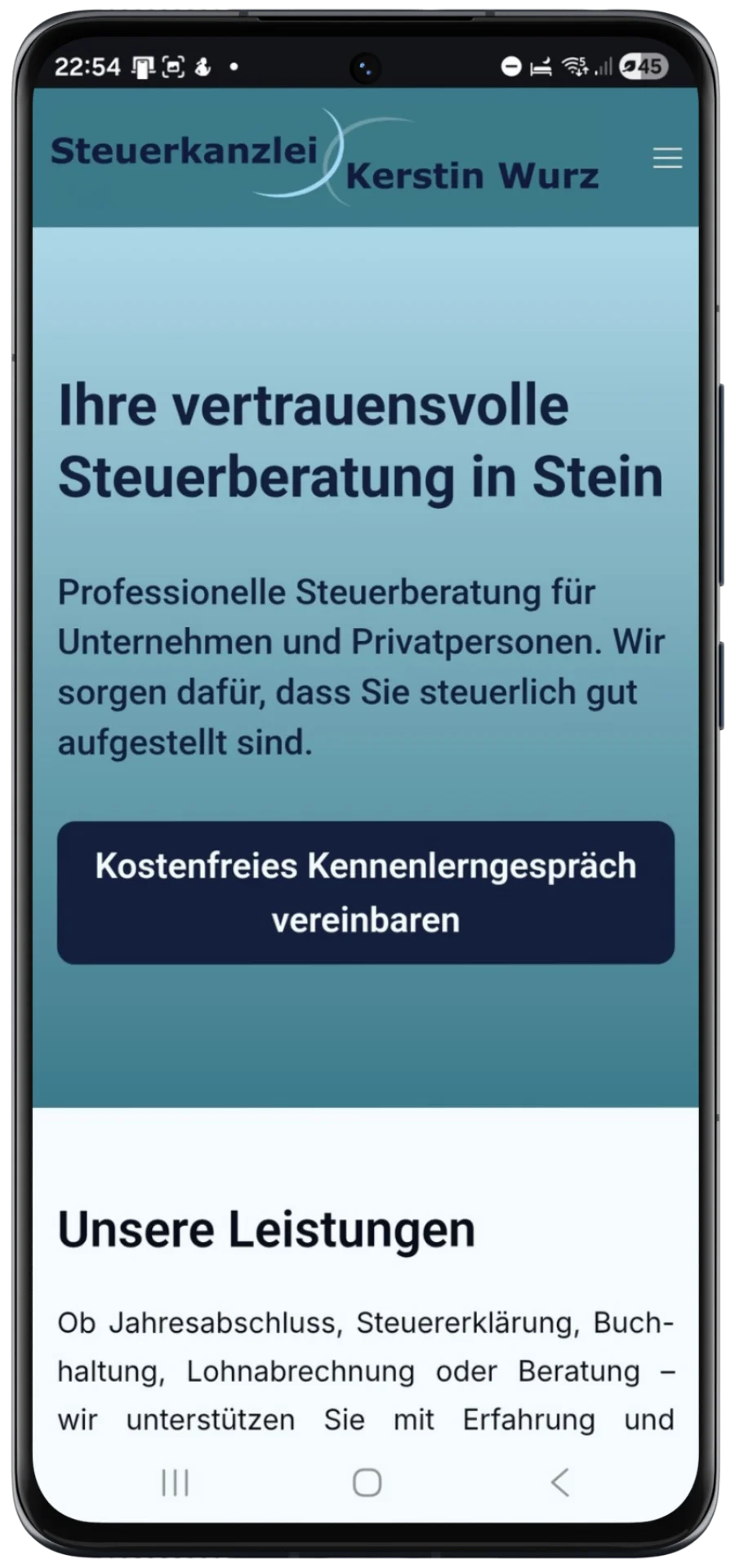 Modernes Mobile-Hero einer digitalen Steuerberatung mit professioneller Leistungsbeschreibung und Call-to-Action für ein kostenloses Kennenlerngespräch.