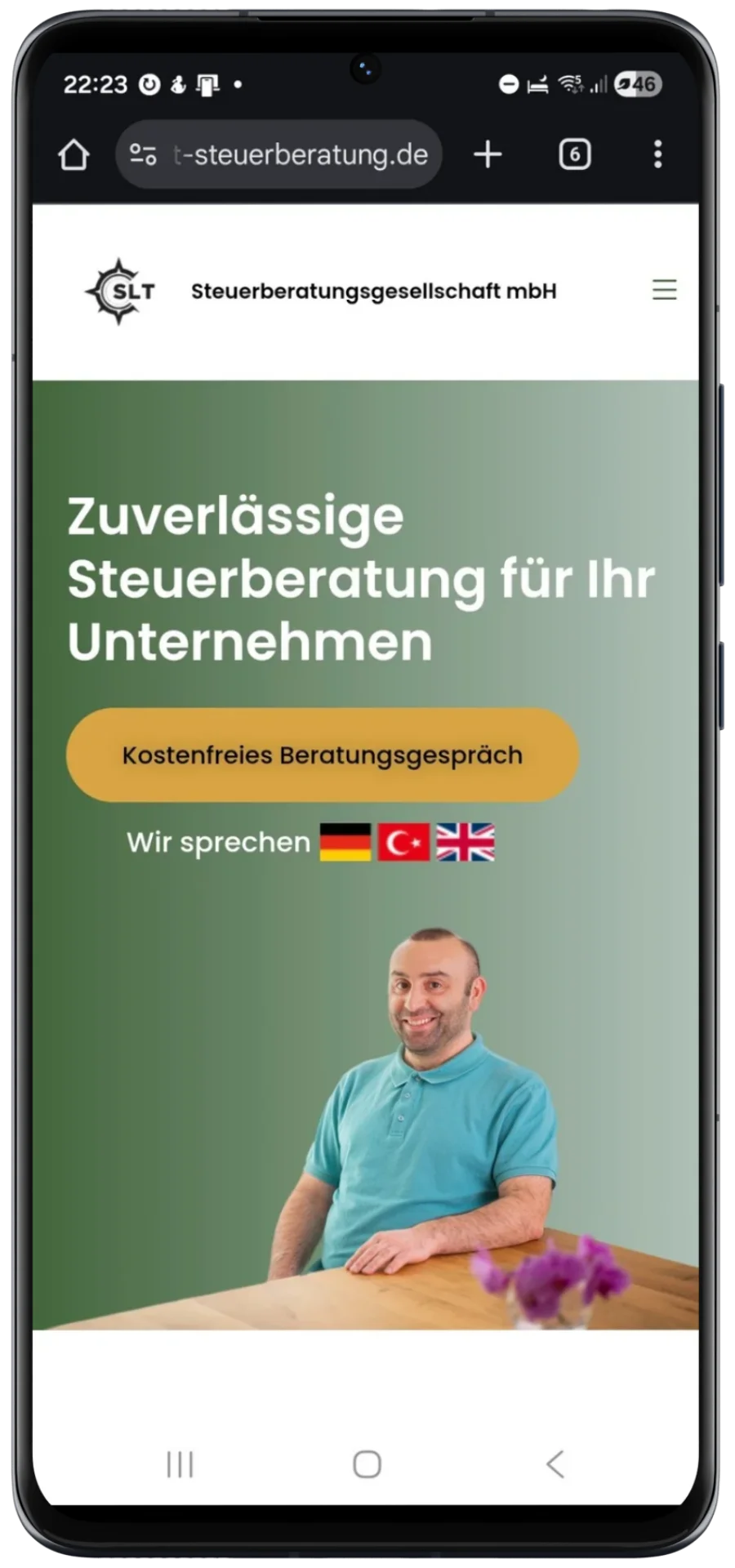 Mobilfreundlicher Hero Bereich einer Unternehmenswebsite. Modernes Screendesign mit klarer Botschaft, Call to Action und professionellem Markenauftritt.