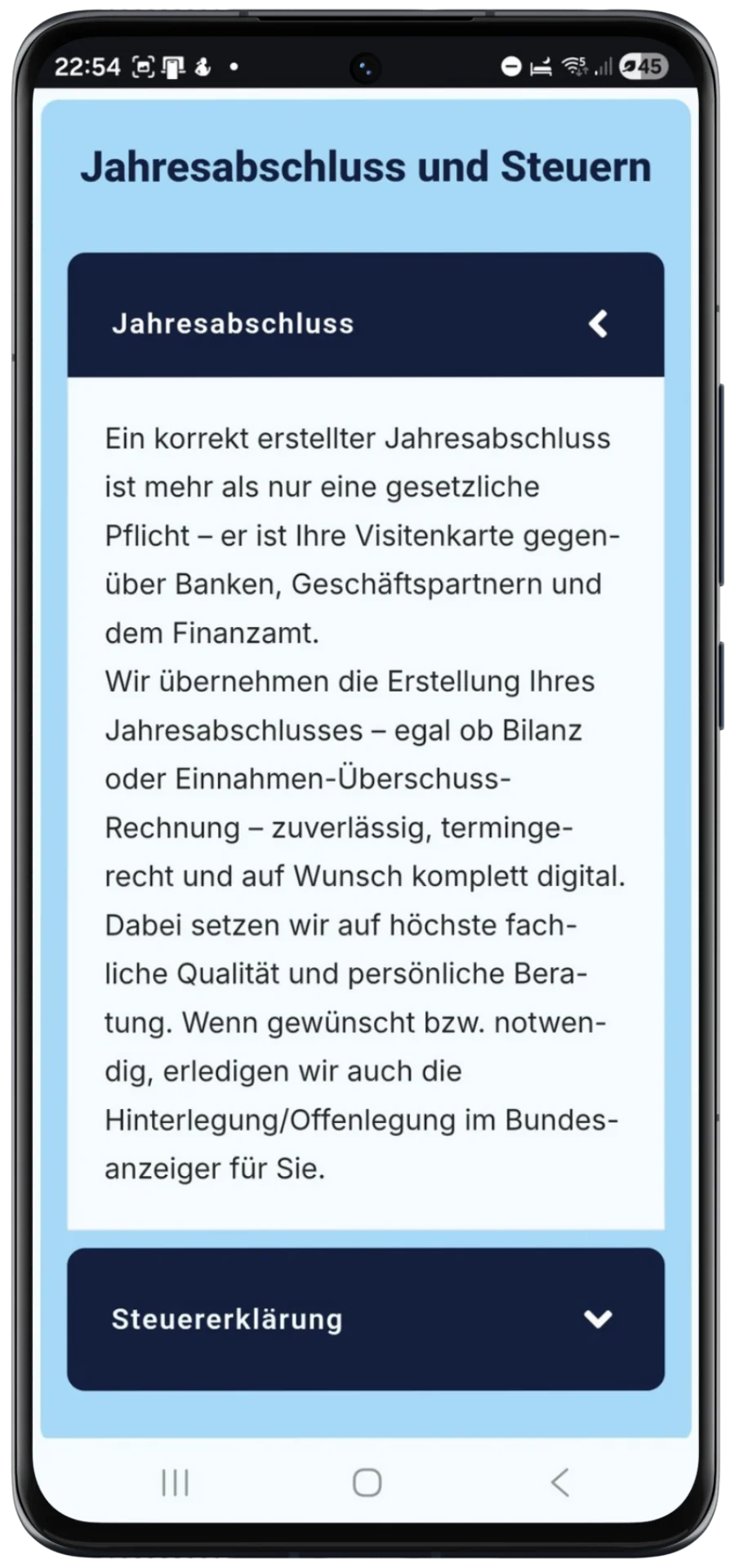 Mobile Accordion-Ansicht eines Jahresabschluss-Leistungsbereichs mit Beschreibung zu Bilanz, Einnahmen-Überschuss-Rechnung und digitaler Erstellung.